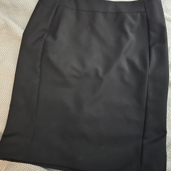 Worthington Classic Black Pencil Skirt NWT - Picture 1 of 6